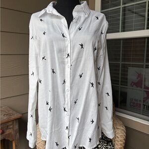 Lightweight White Textured Button-Up Shirt - Size L